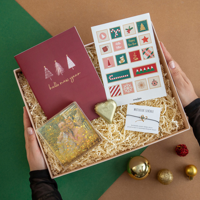 Yeni Yıl Işıltısı Hediye Kutusu | Tekyerde