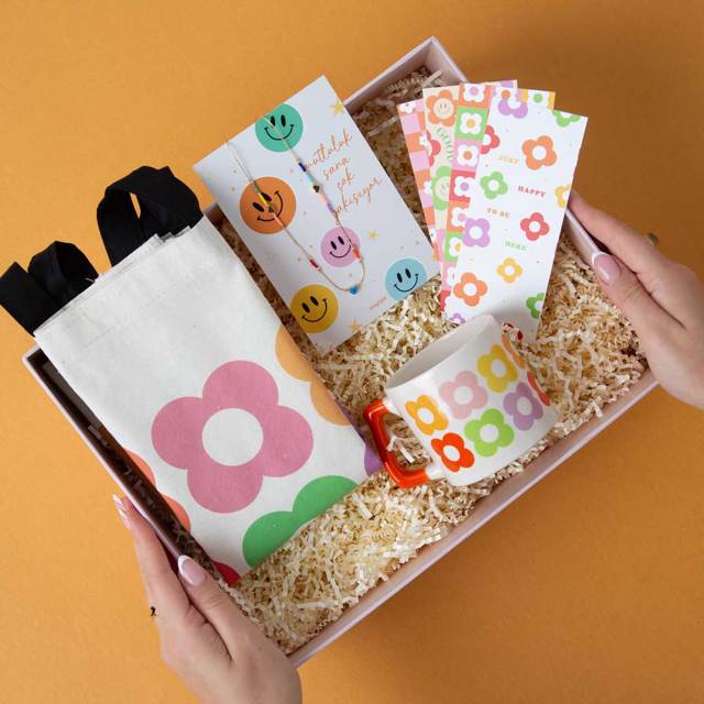 Retro Flowers Hediye Kutusu | Tekyerde