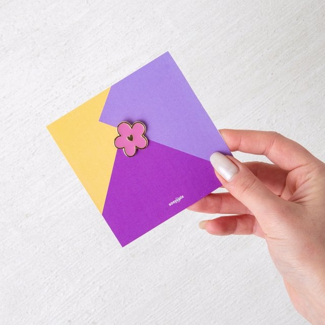 Lila Minimal Çiçek Rozet | Tekyerde