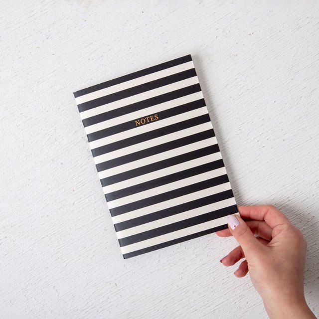 Siyah Beyaz Çizgili Not Defteri | Tekyerde