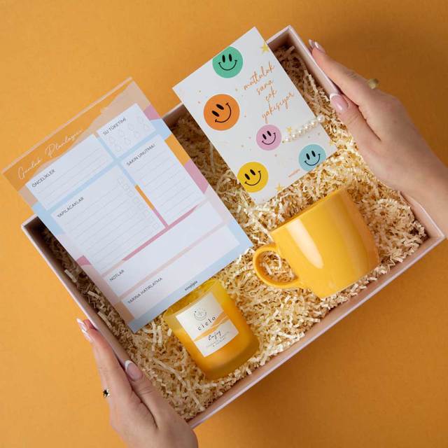 Mutluluk Sana Çok Yakışıyor Hediye Kutusu | Tekyerde