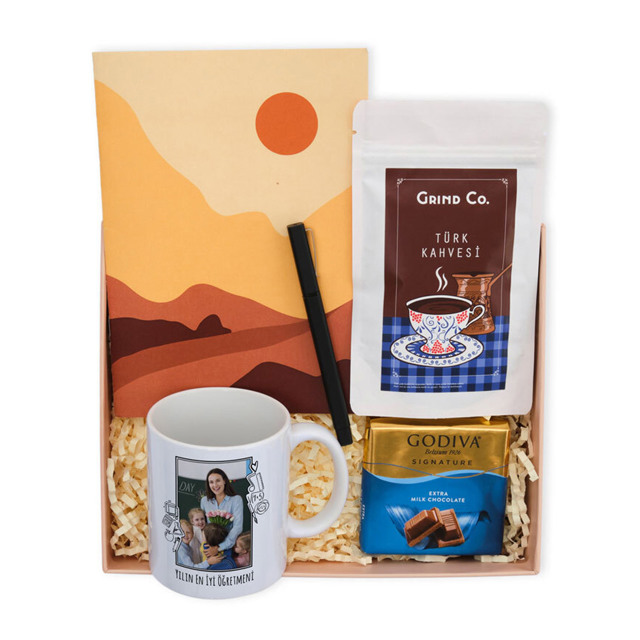 Kişiselleştirilebilir Kupalı Öğretmenler Günü Hediye Kutusu | Tekyerde