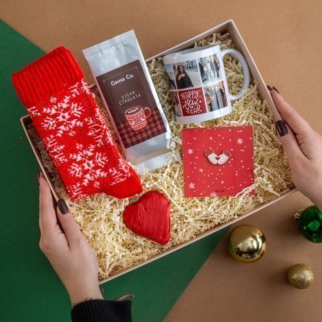Fotoğraflı Cozy Yılbaşı Hediye Kutusu | Tekyerde